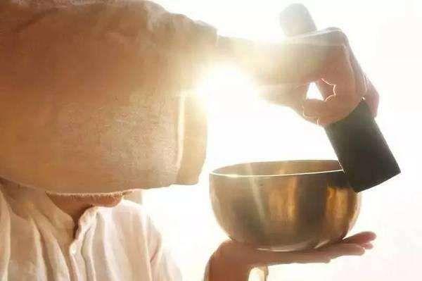 Singing Bowl -----everything vibrates